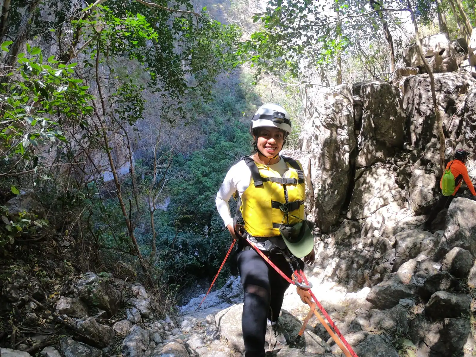 Espeleísmo Morelos recorriendo las entrañas de los ríos subterráneos loading=